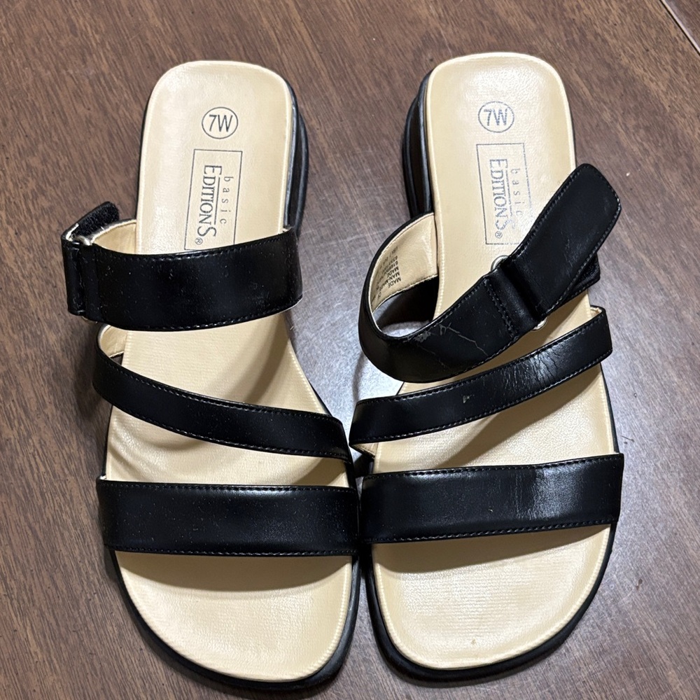 Basic Editions Women's Black Strappy Sandals